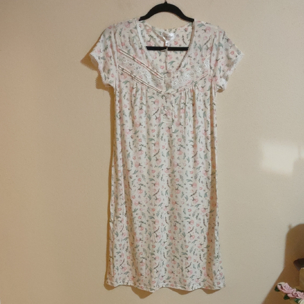 Sold - Floral Lace-Trimmed Chemise in Cream and Pink
